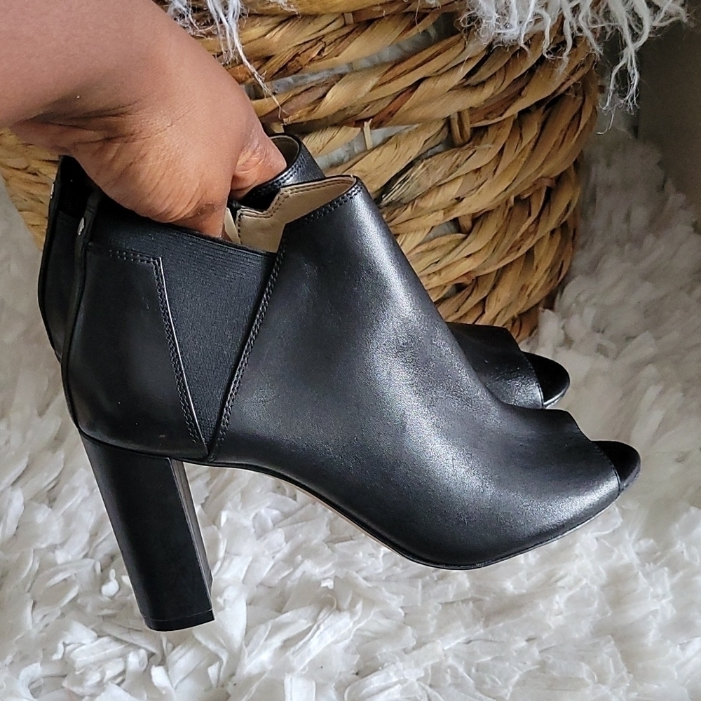 Marc fisher black sabrea peep toe booties